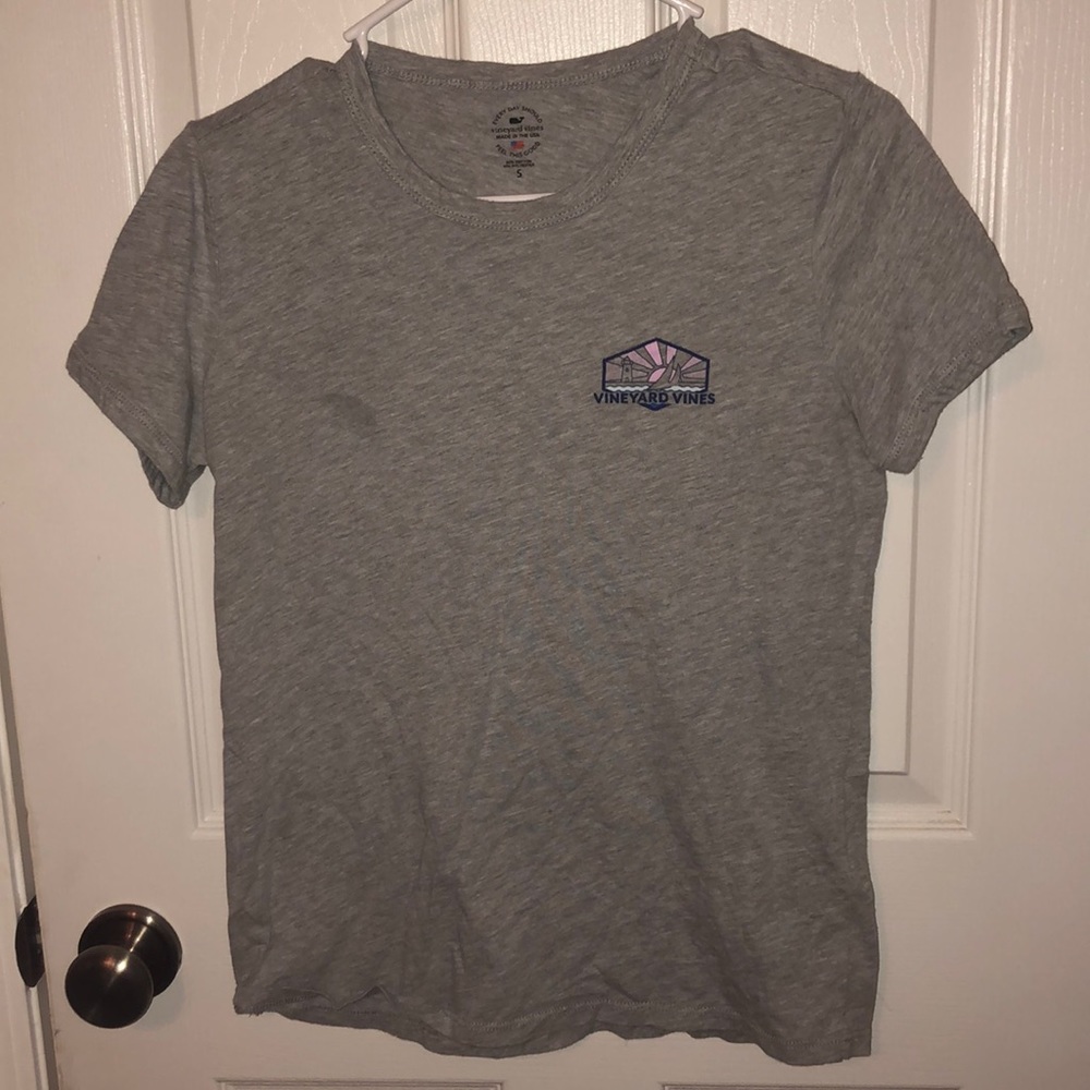 vineyard vine tshirt